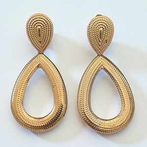 Vintage ‘80s Huge Brushed Matte Gold Tone Clip On Teardrop Earrings